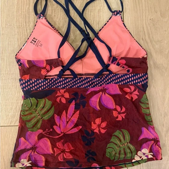 🌴💗Title Nine Tankini Top Floral Swimsuit-Adjustable Straps-Athletic Swim-Medium - Picture 2 of 4